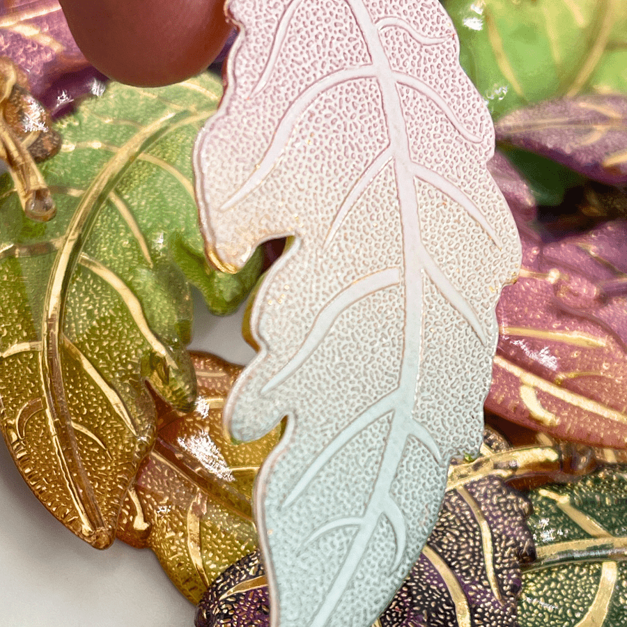 CB Set of 80 Luxury Acrylic Leaves
