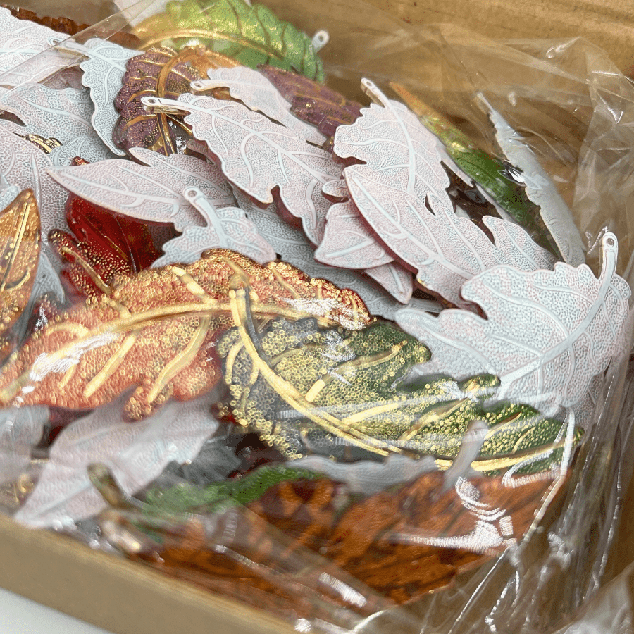 CB Set of 80 Luxury Acrylic Leaves